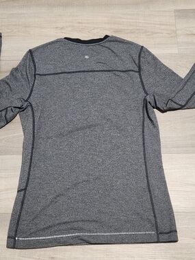 Lululemon Men's Metal Vent Tech Long Sleeve Shirt - Gray Heather